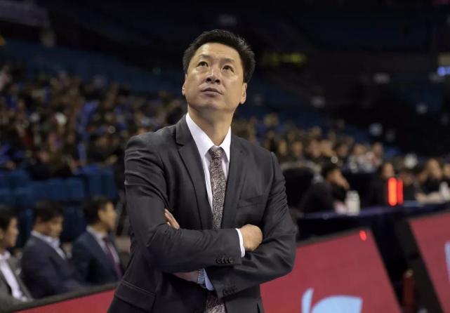 李春江执教风格非常的犀利并且也很有个人特色,他擅长于执教年轻球员