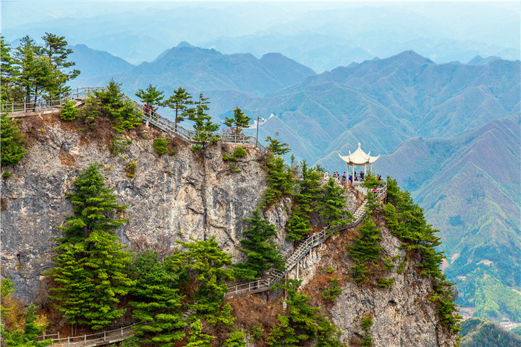 新媒网 时尚头条 自驾游 去陕西商洛旅游,特色美食竟是面食?