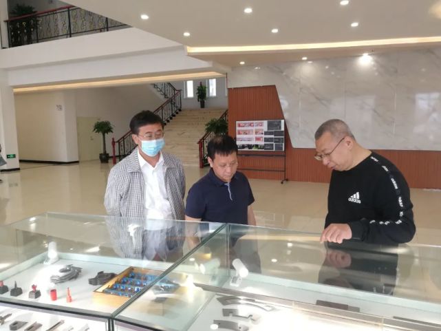 中国侨联杨秀波司长到平房区调研