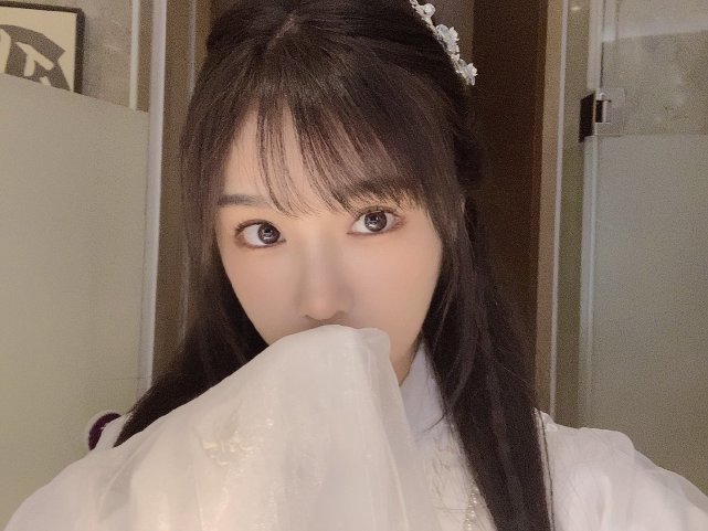 snh48苏杉杉古装cos显清纯可爱