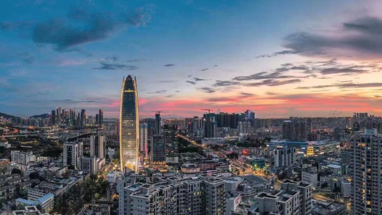 在深圳西部片区,恒明珠国际金融中心,显得一枝独秀