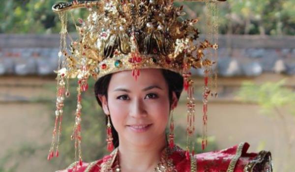 王宝钏苦守寒窑18年,被封皇后18天,为何她的死竟让薛平贵安心?
