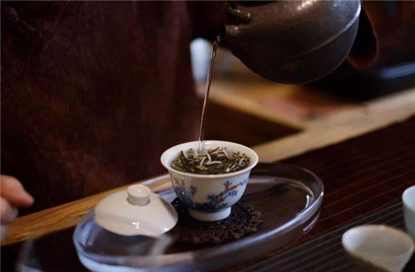 洗茶是干净卫生,还是浪费茶的滋味?6大茶叶中,这些茶不适合冲水