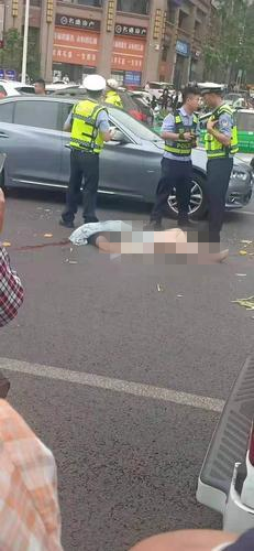 事发市中区!过人行横道被撞飞,女子当场身亡