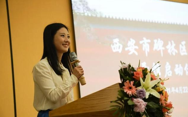 陕科大"才貌双全"副教授,央视8分钟专题报告,白岩松为