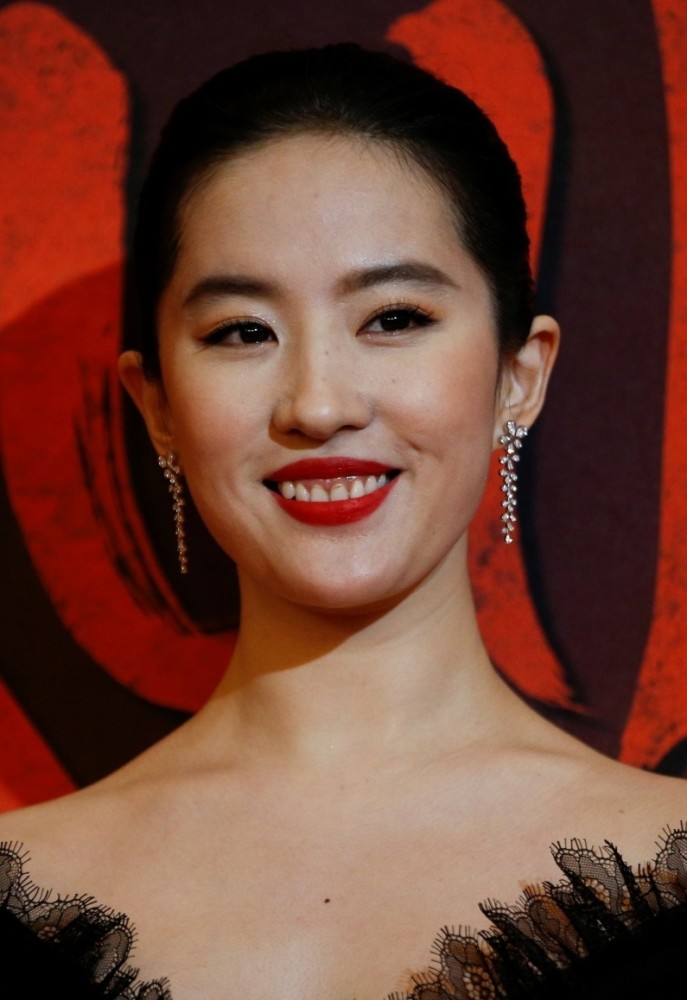 谁说颜值高就能笑得好看?杨幂刘亦菲这些大美人的笑容都出bug了