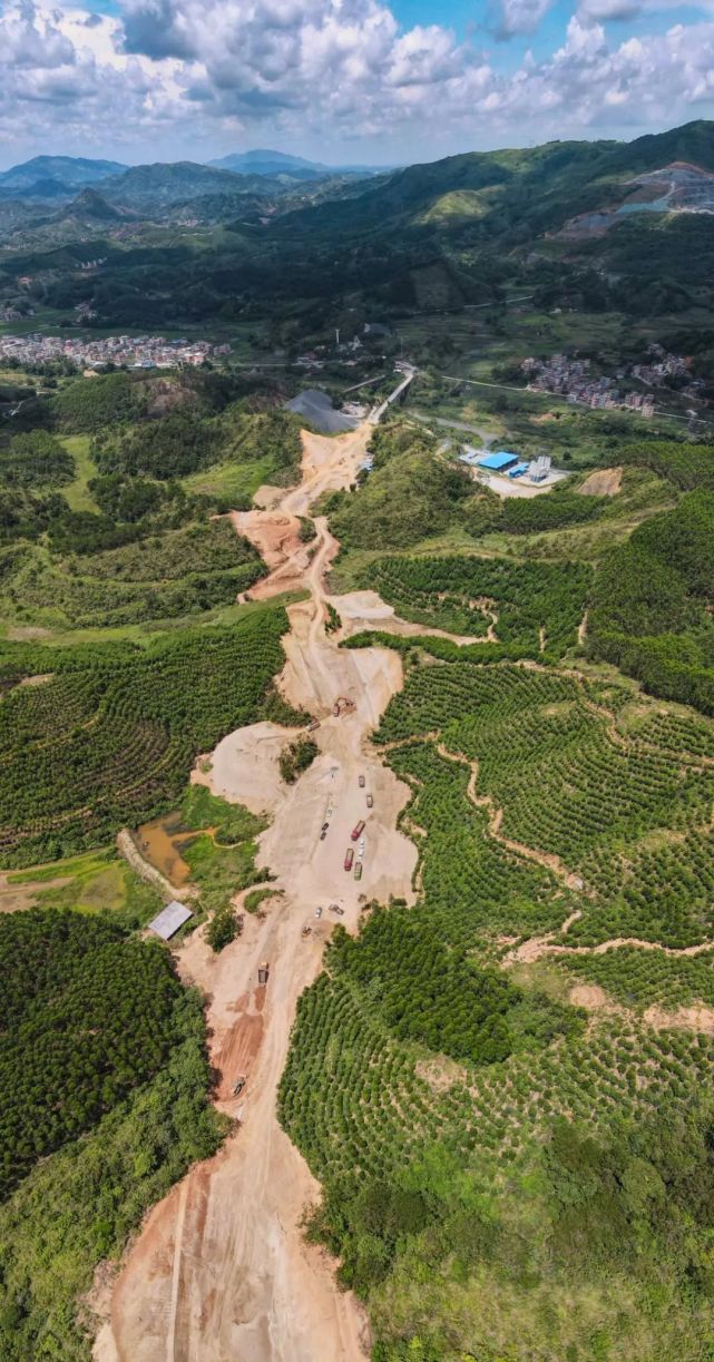 省道s207木格至浦北寨圩二级公路(贵港段)项目位于贵港市港南区南部