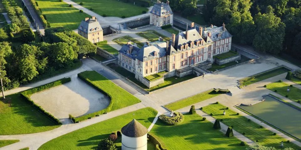 巴黎近郊藏着5个顶级城堡庄园周末就能体验的法式贵族生活