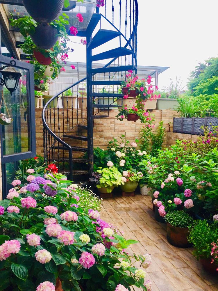 住在顶层,有个漂亮的45㎡露台花园,宅在家也能欣赏到四季风景