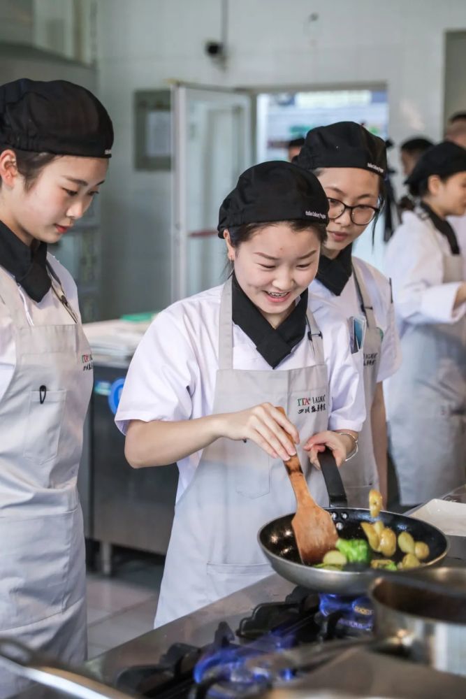 意大利烹饪教育项目工作坊—四川旅游学院站圆满结束