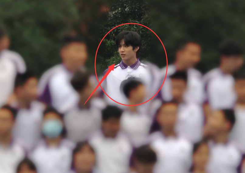 刘耀文拍初中毕业照一波校服生图流出青春小说中男主有了脸