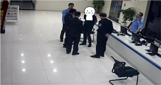 江苏常州:自投罗网!逃犯到派出所开证明被当场抓获!