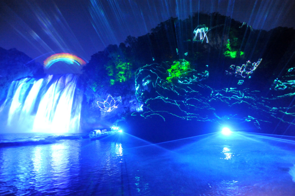 贵州省黄果树大瀑布夜景