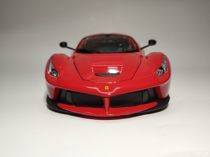 一款旗舰级超级跑车红色激情——法拉利laferrari