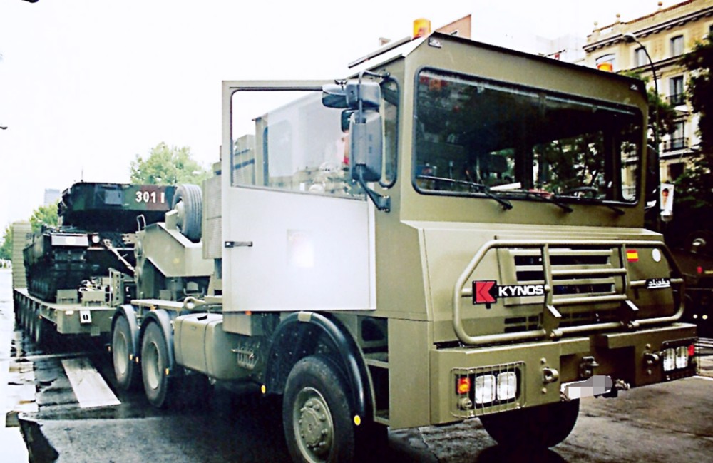 she军用k15 100重型运输车 西班牙丑萌丑萌的大家伙