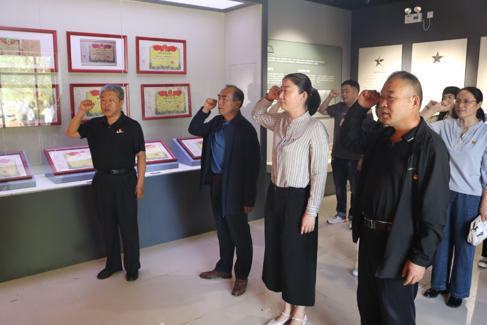 菏泽市牡丹区审计局全体党员干部赴大黄集镇开展现场党史学习教育
