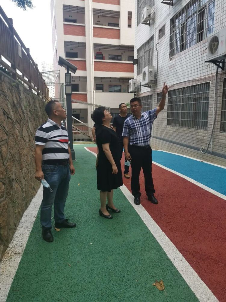 市教育局市公安局领导到校检查指导校园安全工作
