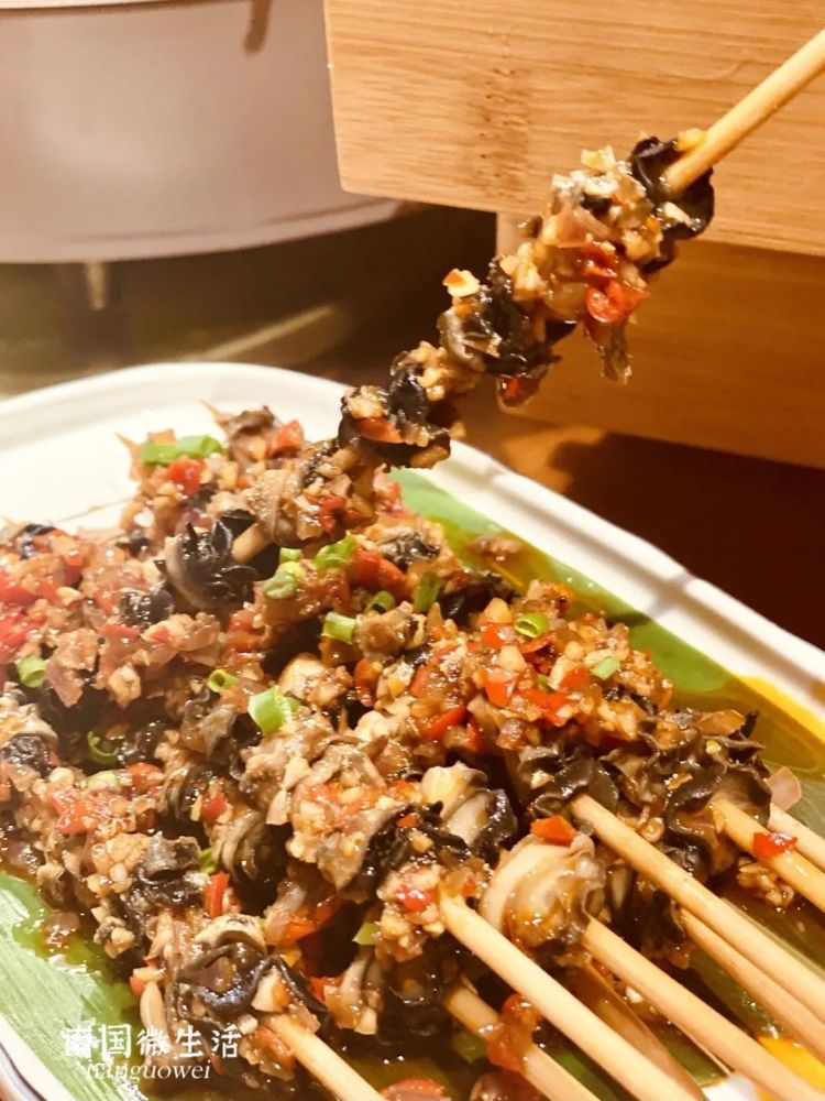 据说螺肉都是烤过的,肉质q弹,粒粒饱满.