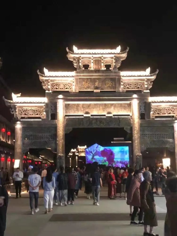 已经超过 1万人次 真可谓是 人山人海啦 一起来感受一下栟茶古镇的