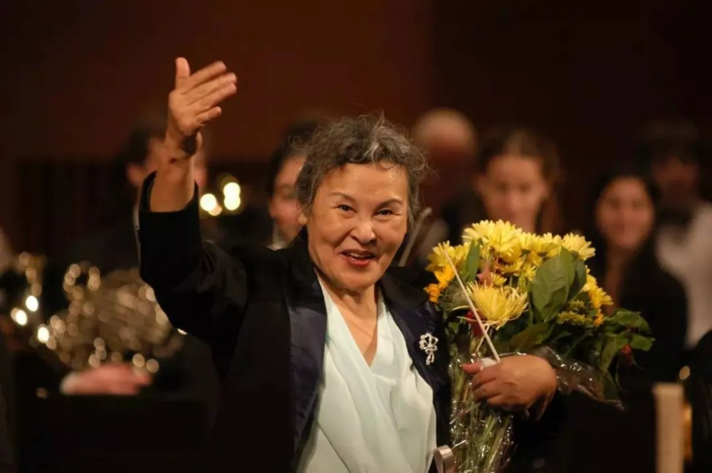 91岁传奇指挥家郑小瑛再次登台:有一份热爱的事业,就是我长寿的秘密!