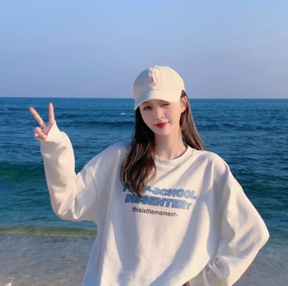 y甜美女生头像