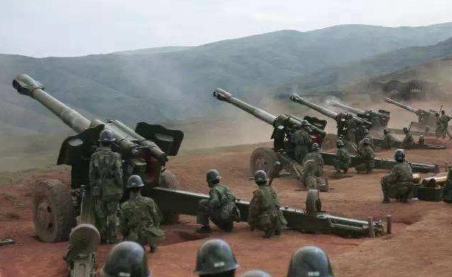 解放军装备广泛的66式152毫米加榴炮,我国目前有数千门的重型榴弹炮