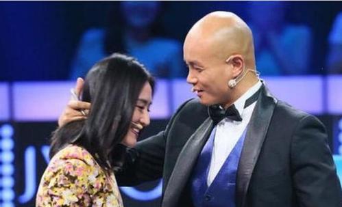 乐嘉被封杀的真正原因,并非说金星太监,强吻谢娜