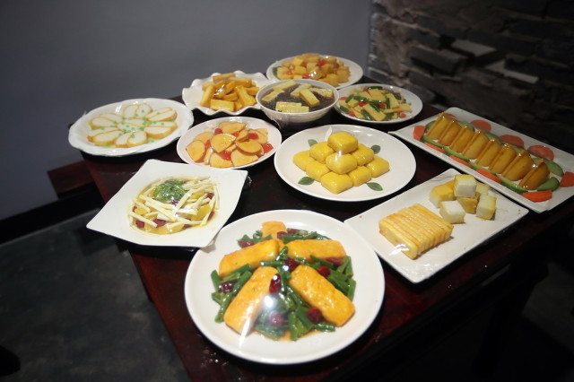 下咱们寿县的豆腐宴,真的可以让你吃出"一朵花"来~ 2,八公山森林公园