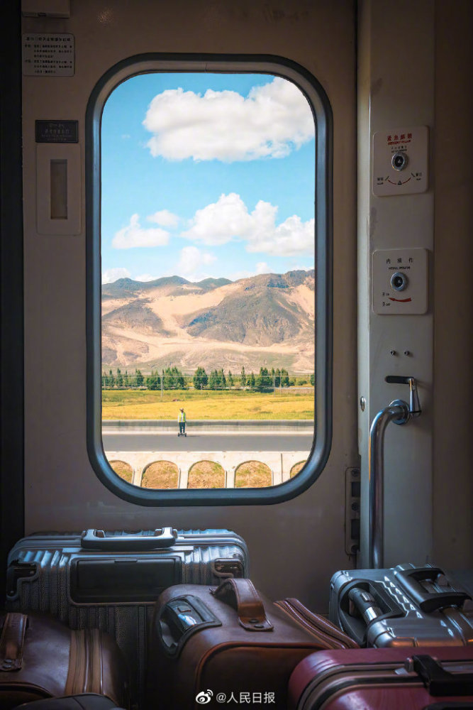 绝美!火车窗外的青藏铁路风景