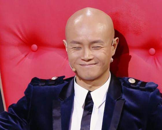 观众印象最深的无疑是曾经的光头组合乐嘉和孟非
