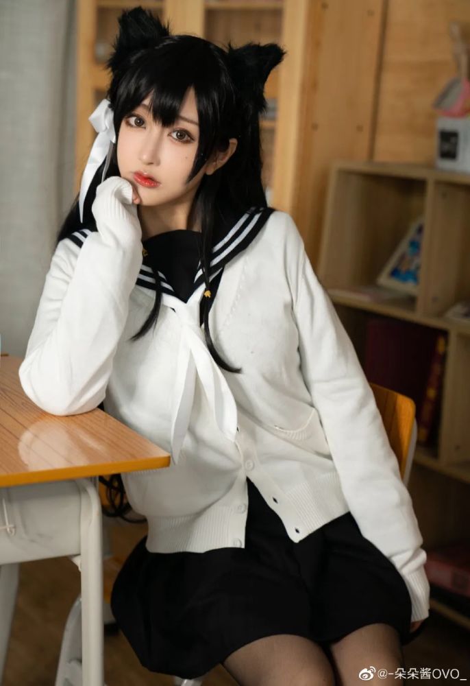 《碧蓝航线》学园幻想曲-爱宕cosplay作品欣赏