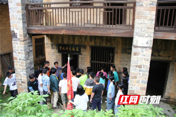 涟源市孙家桥中学在将军故里学史力行