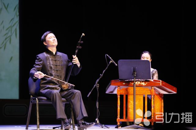 二胡名家名曲音乐会奏响苏州城演奏用琴均为苏州二胡制琴大师精制-腾讯新闻