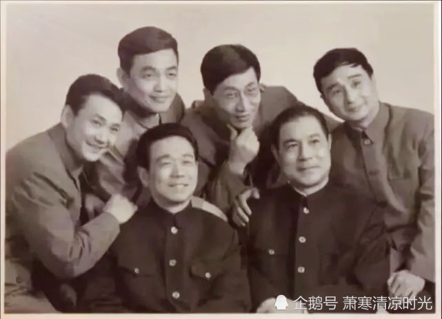 曲艺剧团(后改名为上海滑稽剧团) 1978年,童双春与双字辈师弟李青搭档