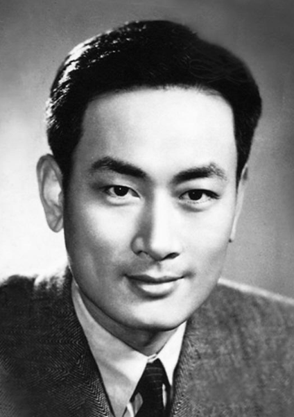 中国公认最帅男星,与发妻携手50年不弃,如今副军级待遇却低调