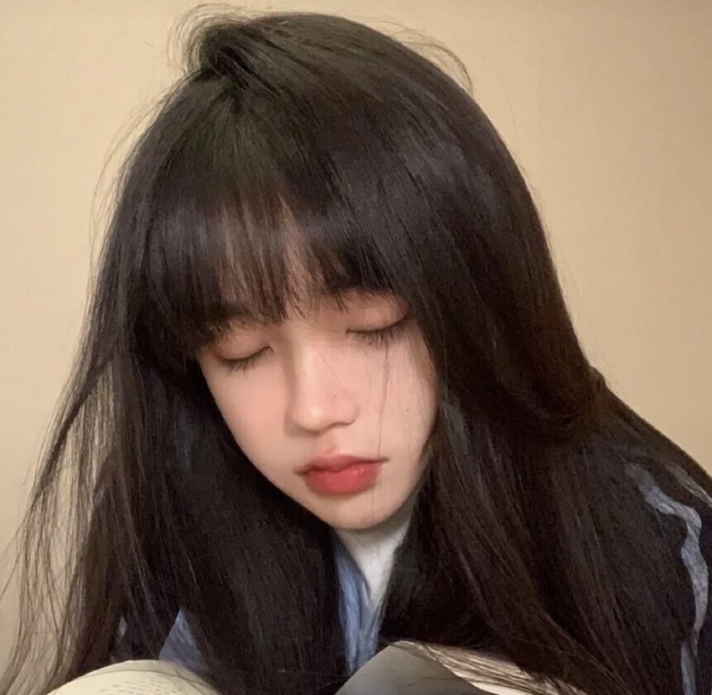 很夏天的女生头像