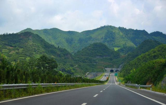 云南投资约401亿,拟建三条高速公路,两条在临沧,一条在玉溪