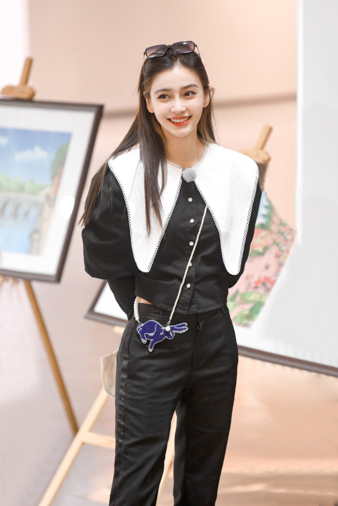 苗苗降临《奔跑吧》,谁注意她对baby的称呼,这是对郑恺的尊重