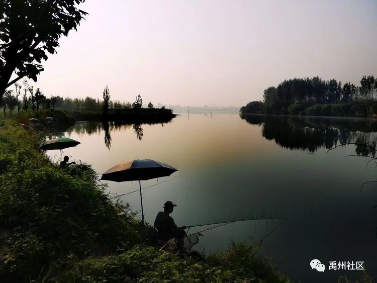 禹州颍河登善湖城市山地公园风光