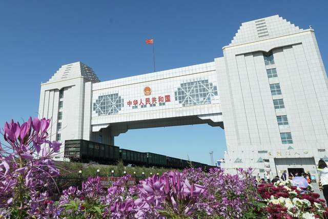 中国的十大国门有两个在内蒙古