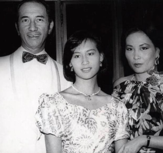 二太蓝琼缨坐轮椅,三太陈婉珍步履蹒跚,四太梁安琪却健步如飞