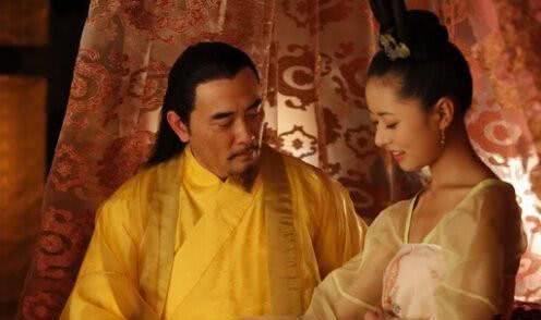 朱元璋受伤逃难,跑到村里,听到"寡妇"二字,得知自己命
