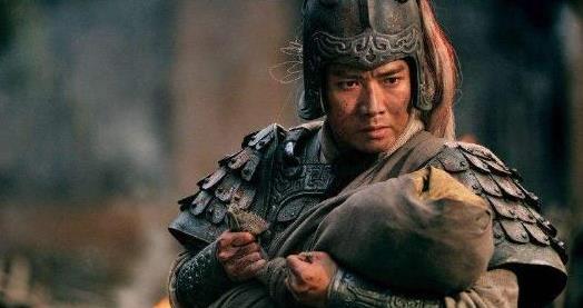 历史上,万军之中取敌将首级的8位猛将,岳飞吕布竟榜上