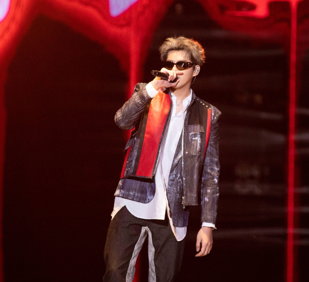 吴亦凡厂牌首秀l4wudu居然忘词了rapper和明星比还是有差距