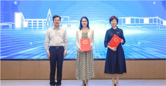浙江大学陆盈盈婚纱照_浙江大学(2)