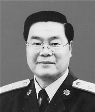 郭振峰少将后来,郭应春的儿子郭振峰担任装甲兵工程学院副院长,2001年