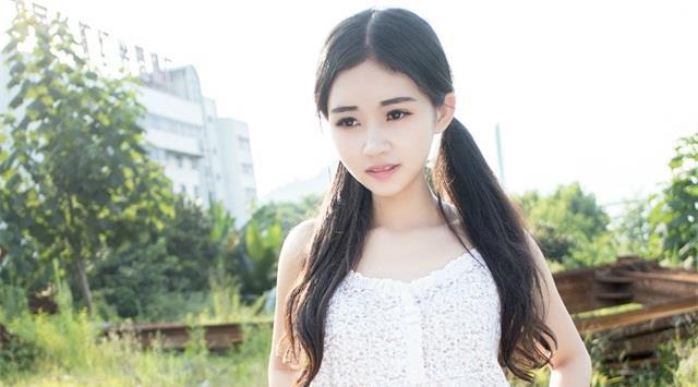 长相最完美的4个星座女生,天秤从小美到大,天蝎的眼让