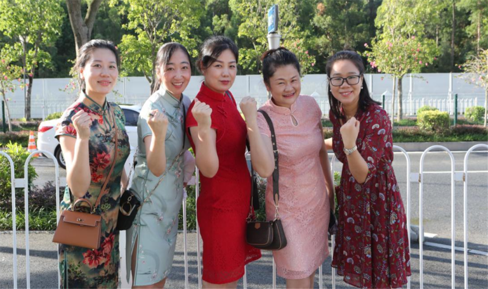 抢订高考房,穿旗袍送考,高考前家长究竟怎么做对孩子成绩最有利