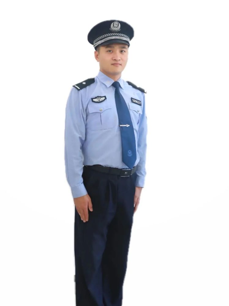义乌警察童年照曝光!