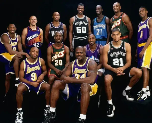 答球迷:科比1997-98赛季仅首发1场,凭什么入选nba全明星首发?